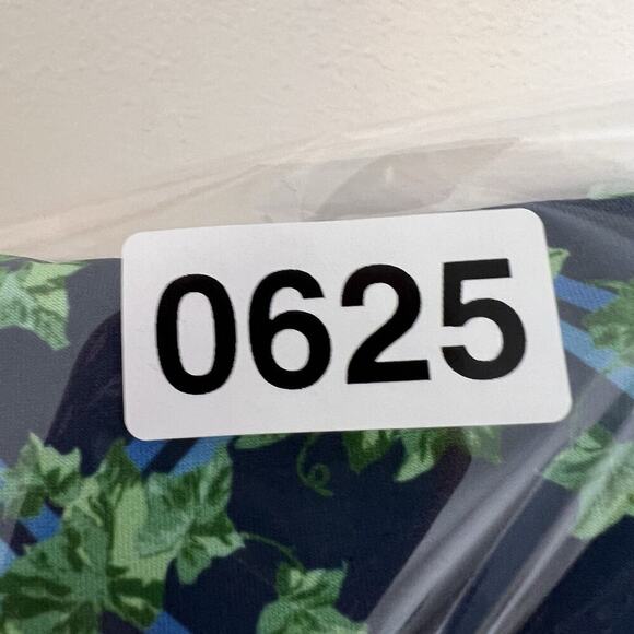 Tuckernuck Sport Athletic Top Women's Large Ivy Blue Green Short Sleeve Stretch - Picture 14 of 14